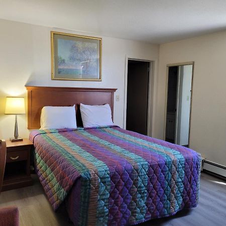 Canadiana Motel 서드베리 외부 사진