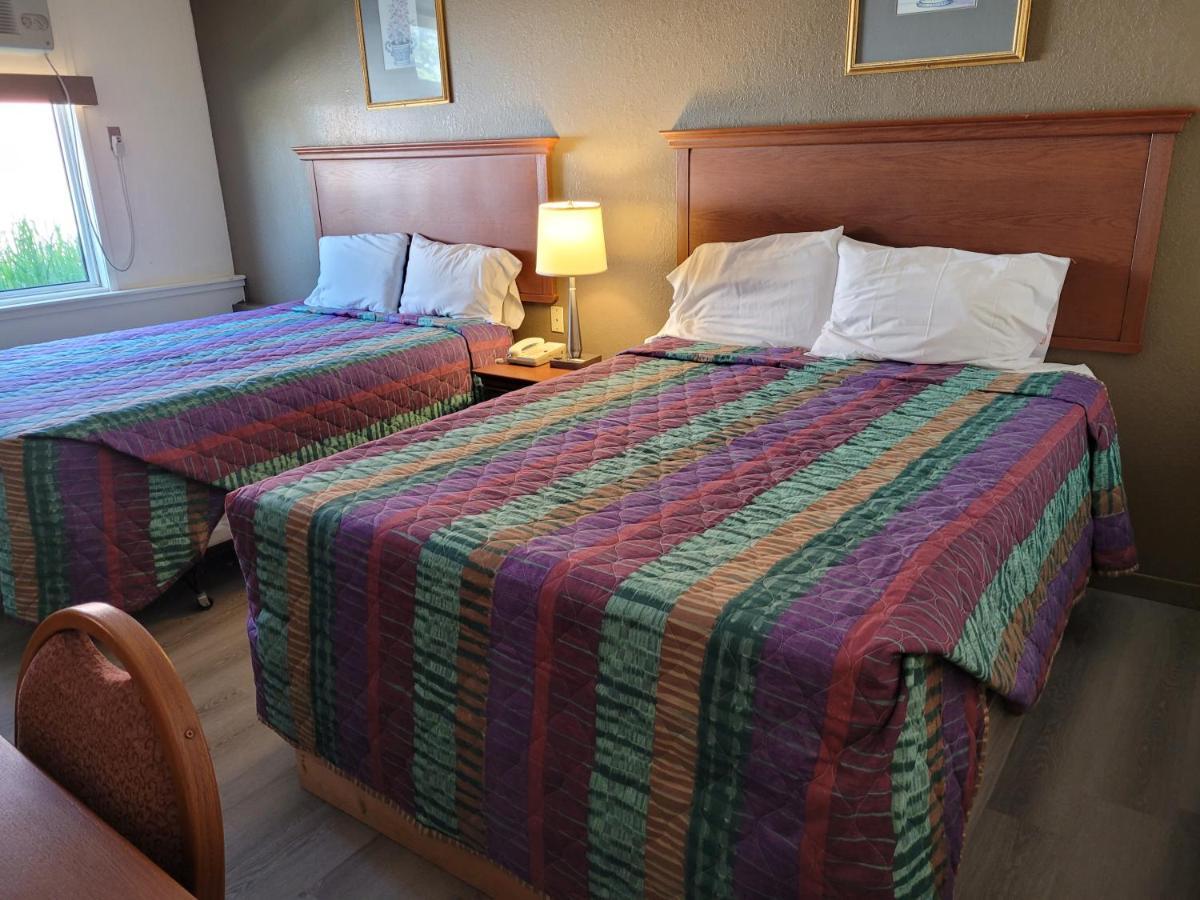 Canadiana Motel 서드베리 외부 사진