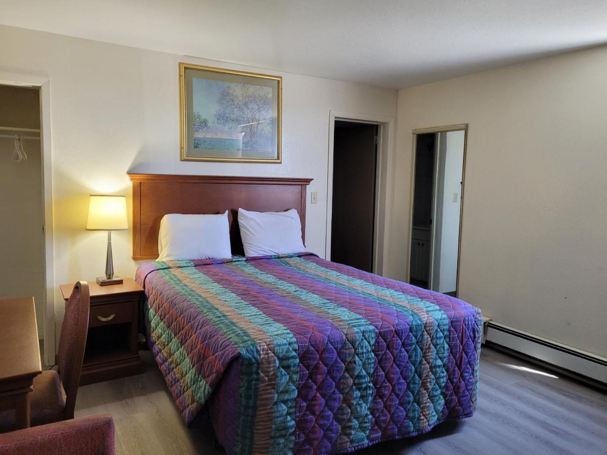 Canadiana Motel 서드베리 외부 사진
