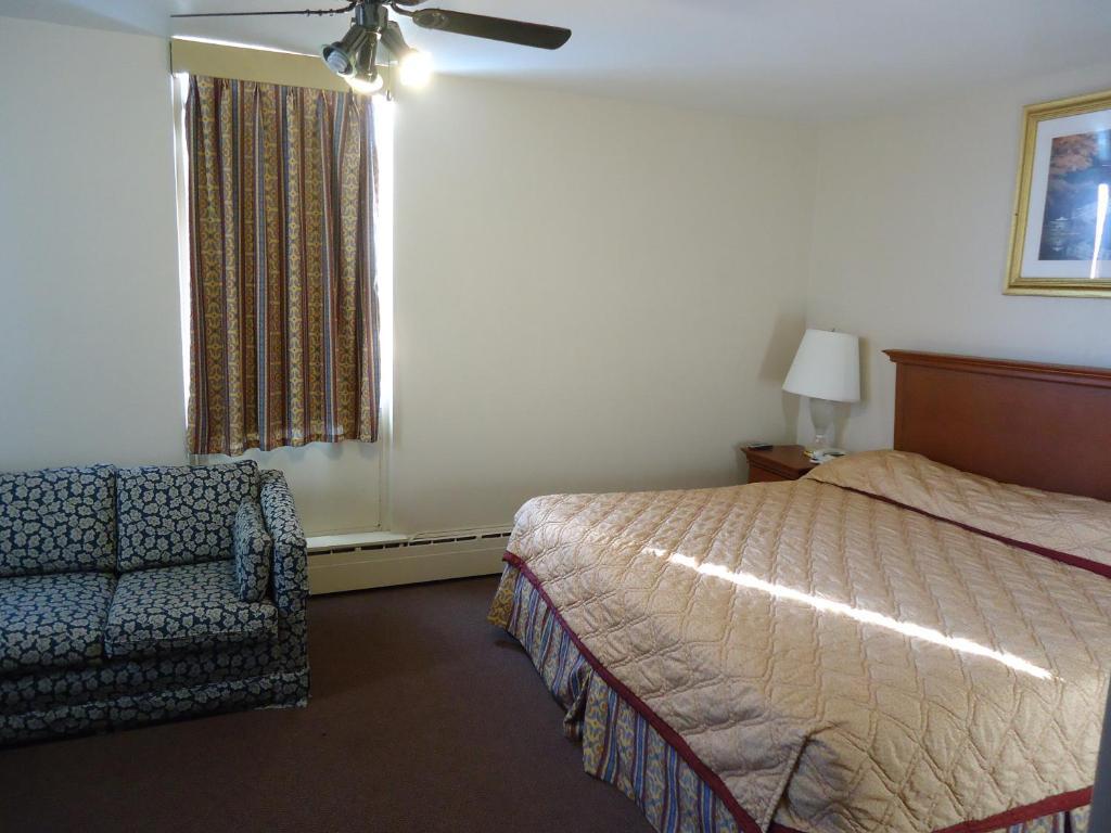 Canadiana Motel 서드베리 외부 사진